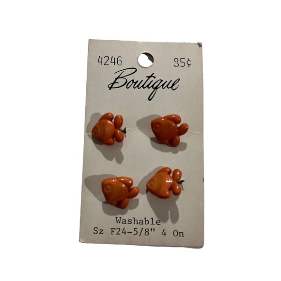 Mixed Set of 12 Gold Fish Boutique Washable Buttons Sizes F20 1/2” F24 5/8” NOS - Picture 2 of 4